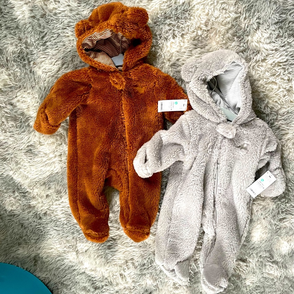 NEW with tags Carter’s snowsuits 3mo